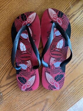Havaianas Men's Red and Black Flip Flops 11/12